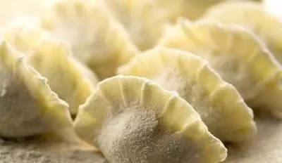 速凍水餃?zhǔn)窃趺瓷a(chǎn)出來的呢？速凍水餃標(biāo)準(zhǔn)生產(chǎn)過程